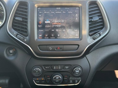 Used 2020 Jeep Cherokee Trailhawk image 15