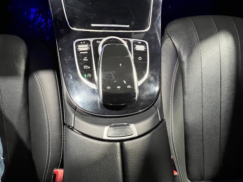 Used 2017 Mercedes-Benz E 300 4MATIC image 37