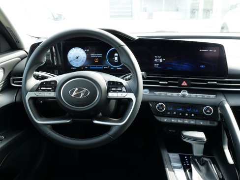 Certified 2023 Hyundai Elantra SEL w/ Convenience Package image 17