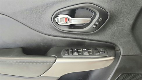 Used 2019 Jeep Cherokee High Altitude image 20