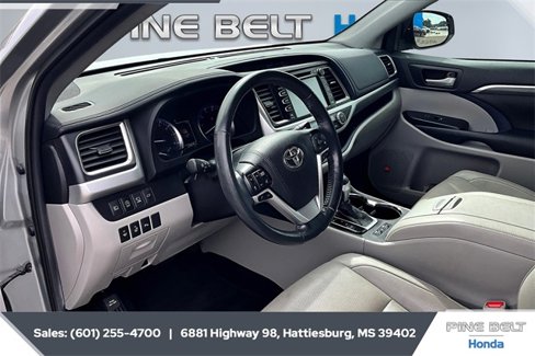 Used 2019 Toyota Highlander Limited image 12