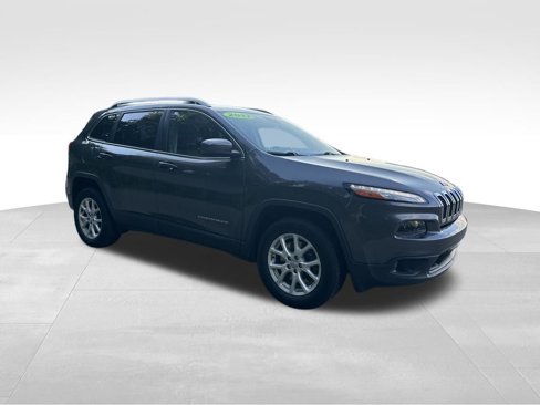 Used 2017 Jeep Cherokee Latitude w/ Safety/Convenience Group image 8