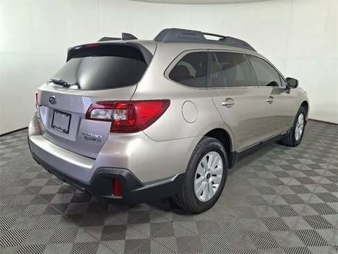 Used 2019 Subaru Outback 2.5i Premium image 10