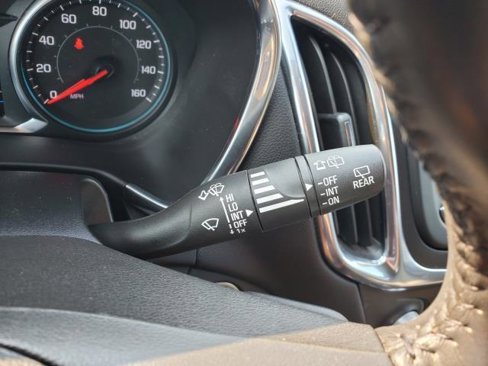 Used 2020 Chevrolet Equinox LT w/ Driver Convenience Package image 15