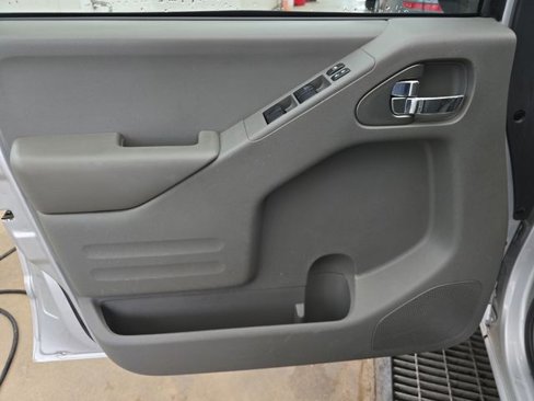 Used 2019 Nissan Frontier SV image 18