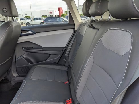 Certified 2024 Volkswagen Taos SE image 20