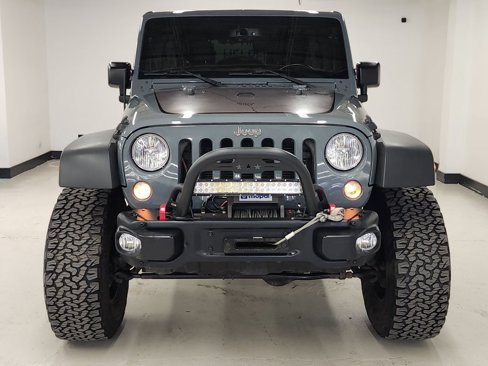 Used 2015 Jeep Wrangler Unlimited Rubicon w/ Connectivity Group image 2