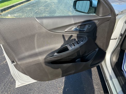 Used 2020 Chevrolet Malibu LT image 13