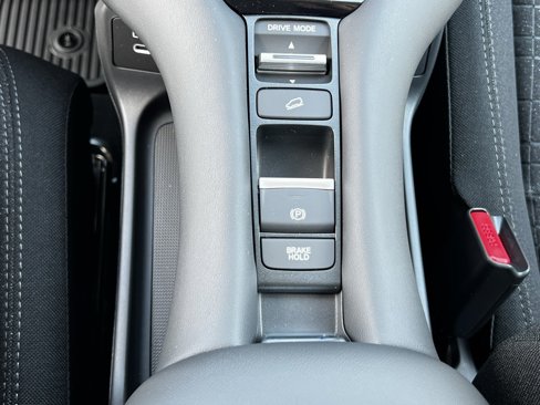 New 2026 Honda HR-V LX image 18
