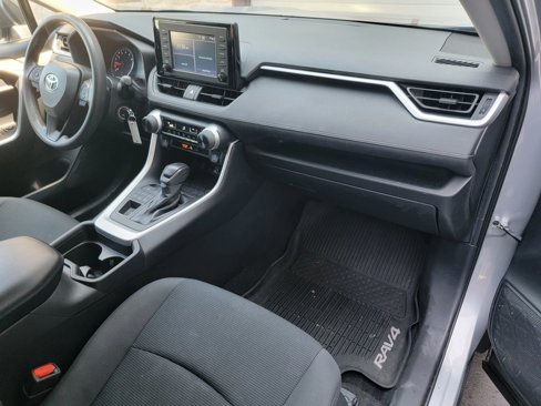 Used 2019 Toyota RAV4 LE image 15