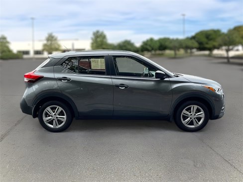 Certified 2019 Nissan Kicks S image 5