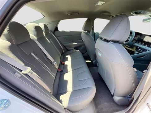 New 2025 Hyundai Elantra SEL image 25