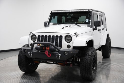 Used 2016 Jeep Wrangler Unlimited Sahara w/ Connectivity Group image 3