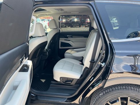 Used 2022 Kia Telluride EX w/ EX Premium Package image 17