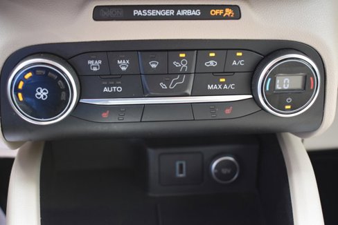 Used 2020 Ford Escape SE Sport image 27