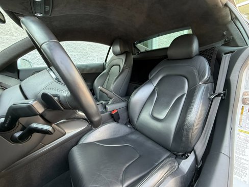 Used 2011 Audi R8 V8 image 9