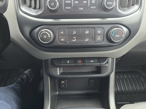 Used 2015 Chevrolet Colorado W/T image 10