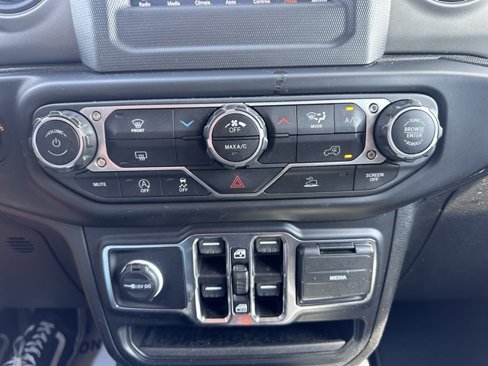 Certified 2023 Jeep Gladiator Sport image 24