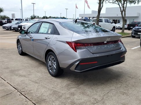 New 2025 Hyundai Elantra Blue image 5