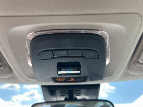 Used 2025 Toyota Corolla LE image 27