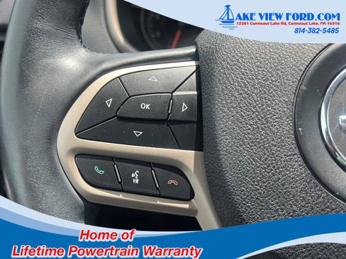 Used 2017 Jeep Cherokee Limited image 19