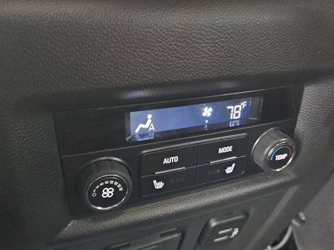 Used 2018 Chevrolet Traverse Premier w/ Driver Confidence II Package image 15