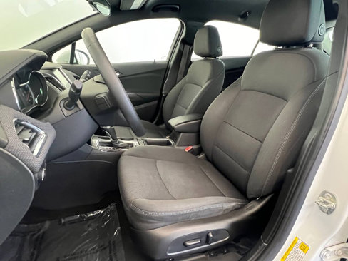 Used 2017 Chevrolet Cruze LT w/ Convenience Package image 8