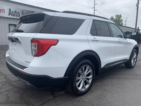 Used 2023 Ford Explorer XLT image 9
