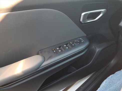 New 2025 Kia K4 LX image 12