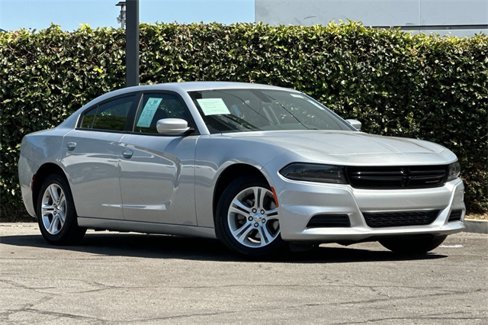Used 2022 Dodge Charger SXT image 2