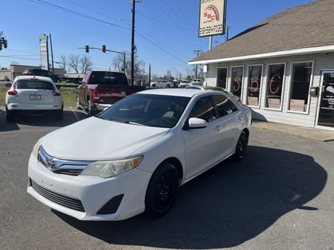 Used 2012 Toyota Camry LE image 2