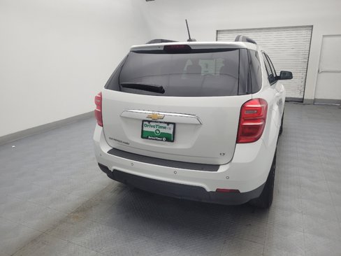 Used 2017 Chevrolet Equinox LT w/ Driver Confidence Package II image 7