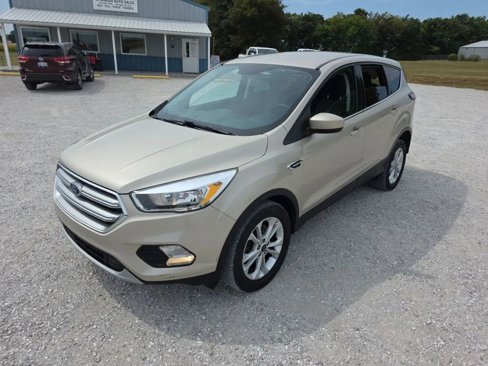Used 2017 Ford Escape SE image 7
