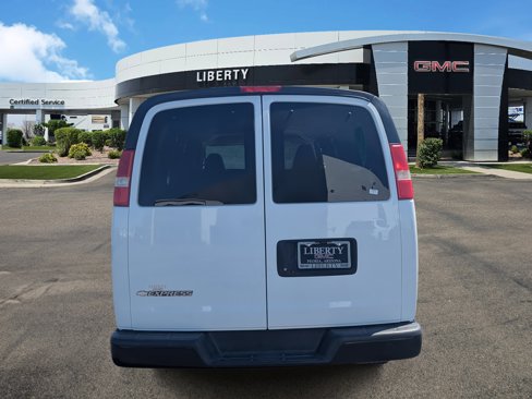 Used 2018 Chevrolet Express 2500 LS image 27