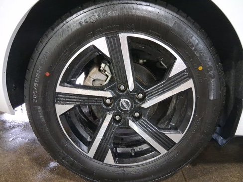 Used 2024 Nissan Sentra SV image 9