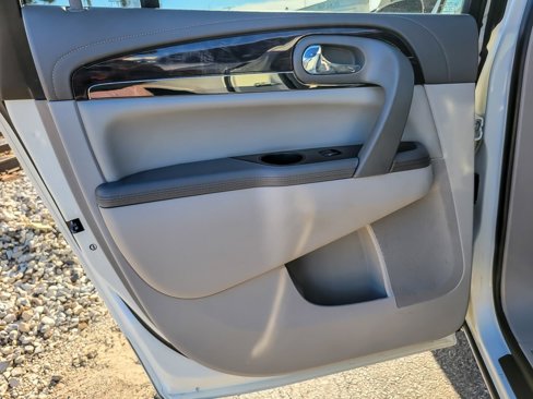 Used 2015 Buick Enclave Leather image 18