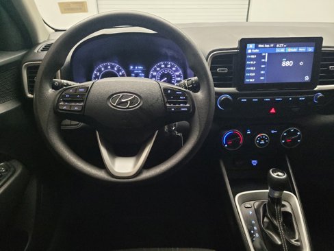 Used 2021 Hyundai Venue SE image 22