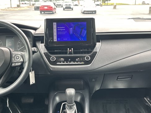 Used 2023 Toyota Corolla LE image 29