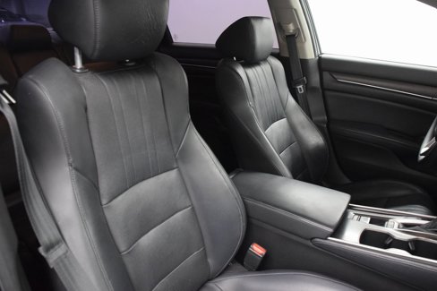 Used 2018 Honda Accord Touring image 15
