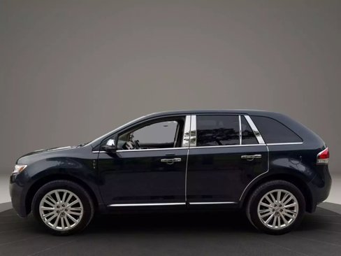Used 2013 Lincoln MKX FWD image 4