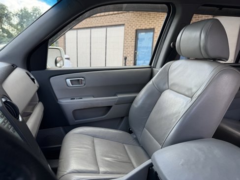 Used 2011 Honda Pilot Touring image 24