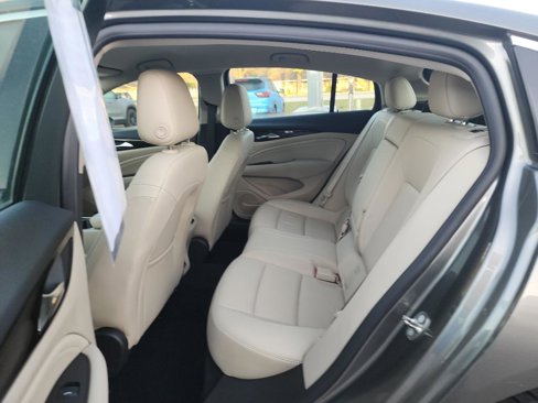 Used 2018 Buick Regal Essence w/ Driver Confidence Package #1 image 5