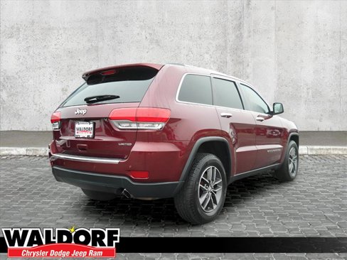 Used 2017 Jeep Grand Cherokee Limited w/ Luxury Group II image 2