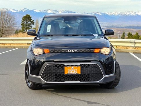 Used 2023 Kia Soul S image 2