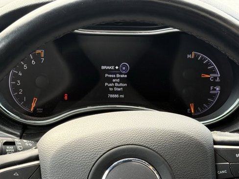 Used 2019 Jeep Grand Cherokee Altitude image 16