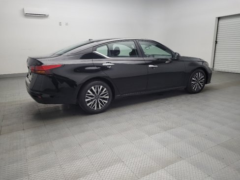 Used 2023 Nissan Altima 2.5 SV image 10