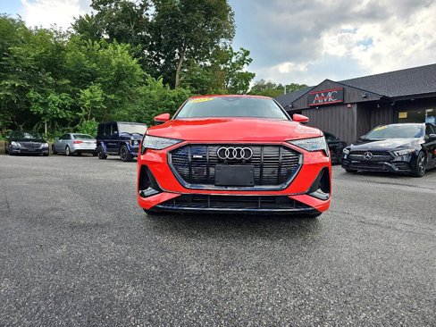 Used 2021 Audi e-tron Premium w/ Black Optic Package image 15