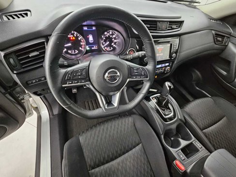 Used 2018 Nissan Rogue SV image 12