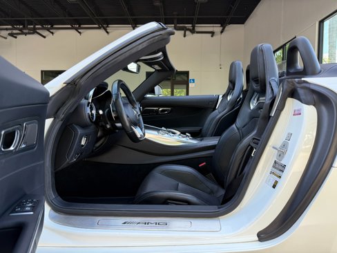 Used 2018 Mercedes-Benz AMG GT Roadster image 27