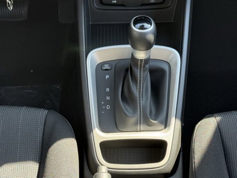 New 2025 Hyundai Venue SE image 24